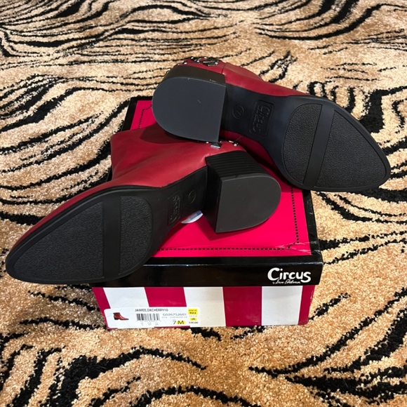 Circus by Sam Edelman Jaimee Studded Ankle Boot - Dark Cherry NWOT - Picture 3 of 5